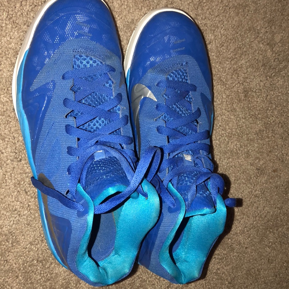 Basic Basketball Shoes - image 4